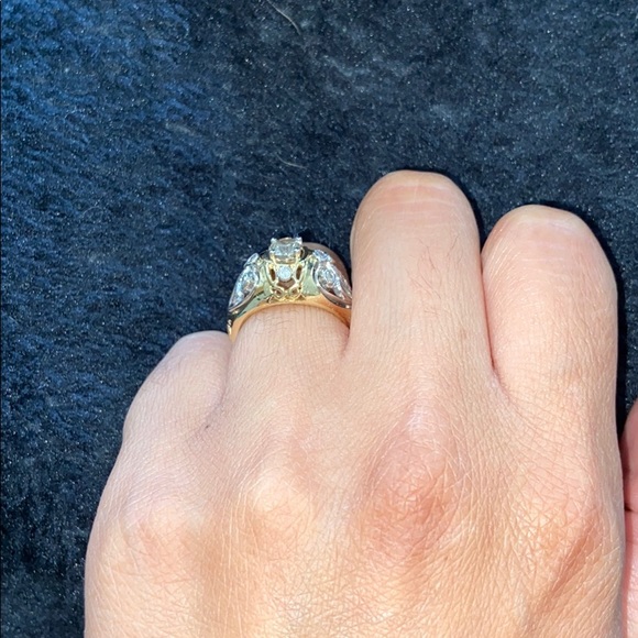 Vintage Engagement ring - Picture 2 of 4